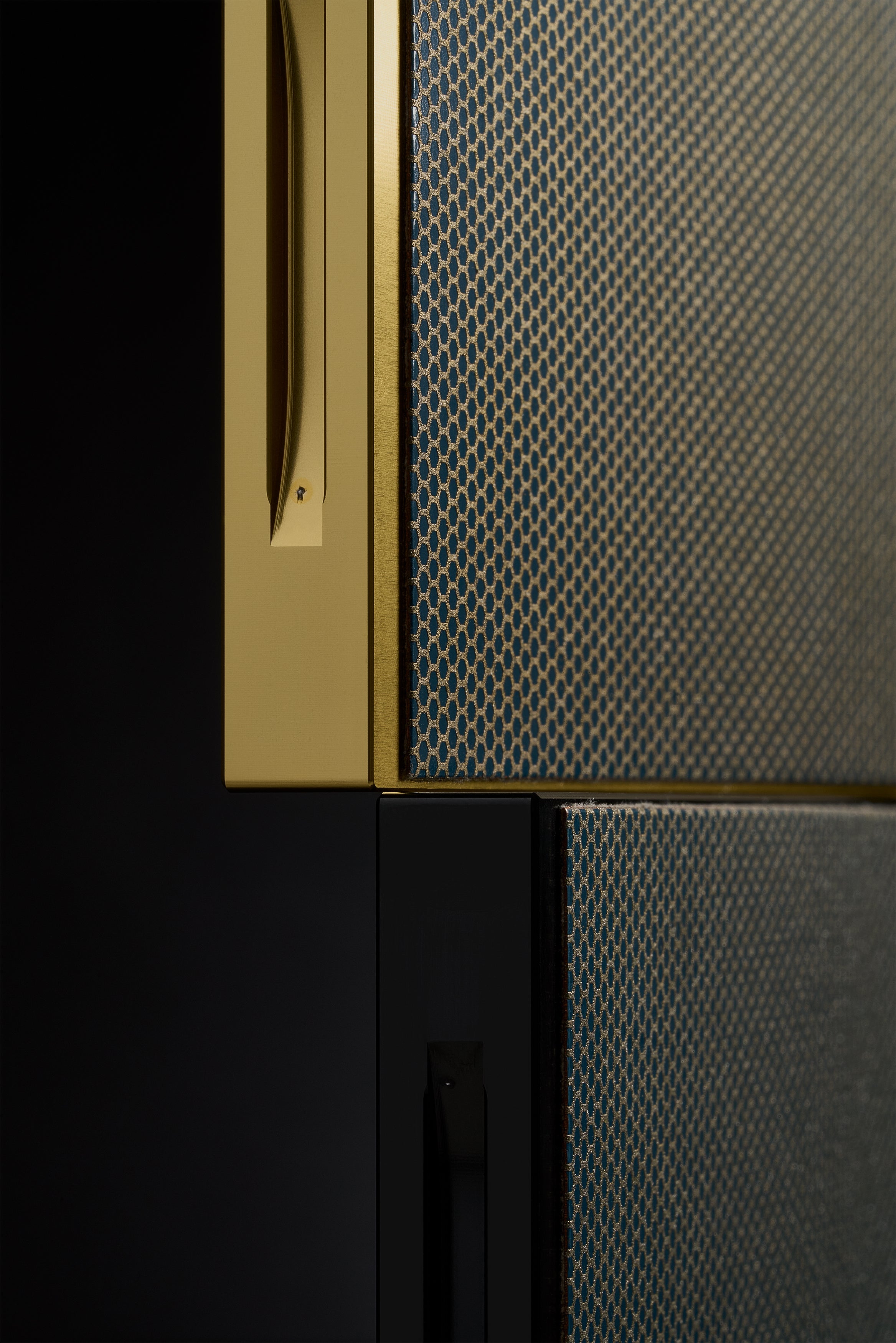 Gold and black Zen-Wu diamond flattening stones, side-by-side surface and base detail